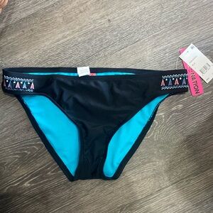 California Waves Black Embroidered Trim Large Bikini Bottoms Large New 4/25